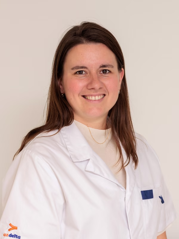 Dr. Julie Vandewinckele